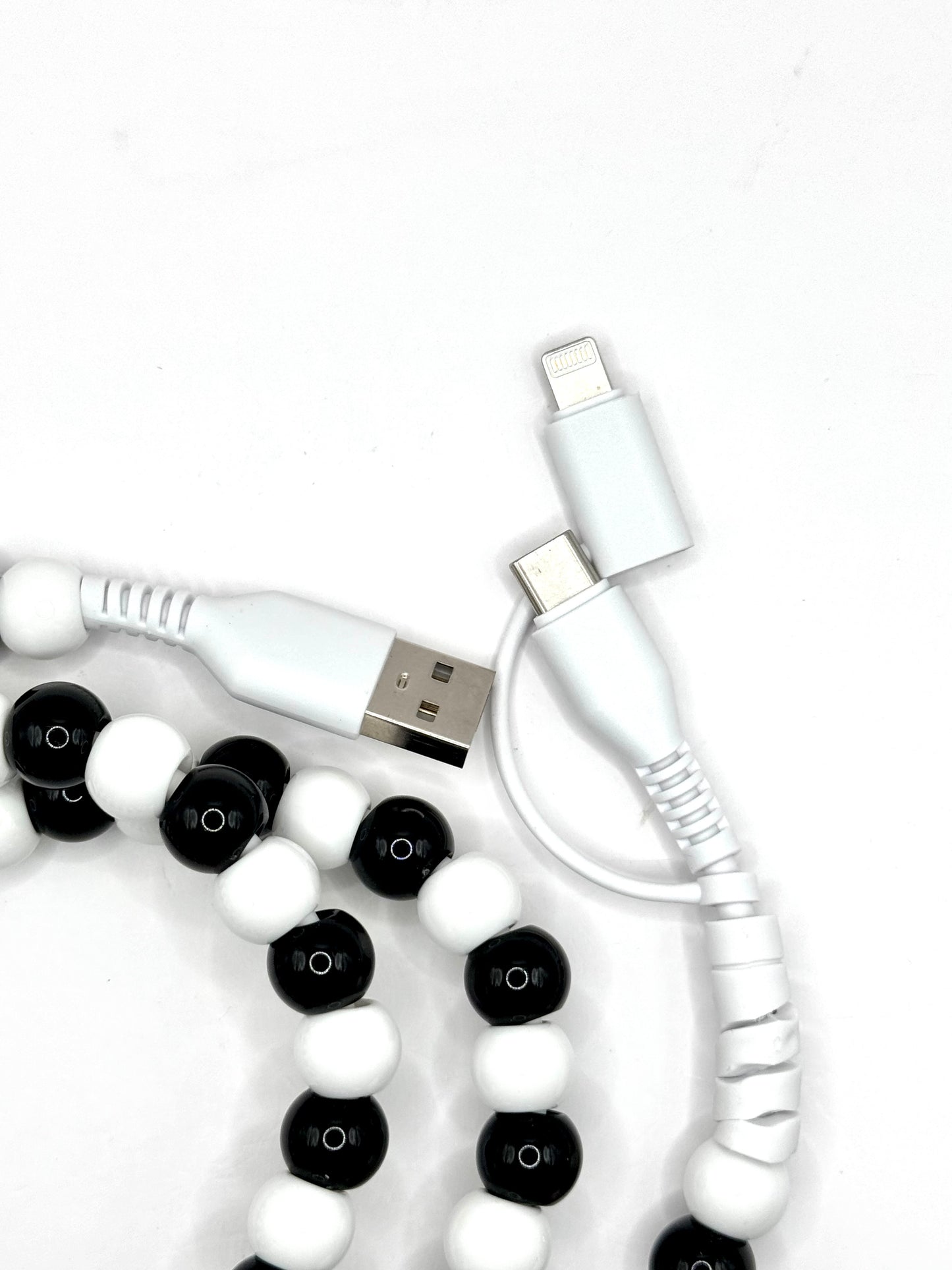 Beaded charger Apple and USB-C