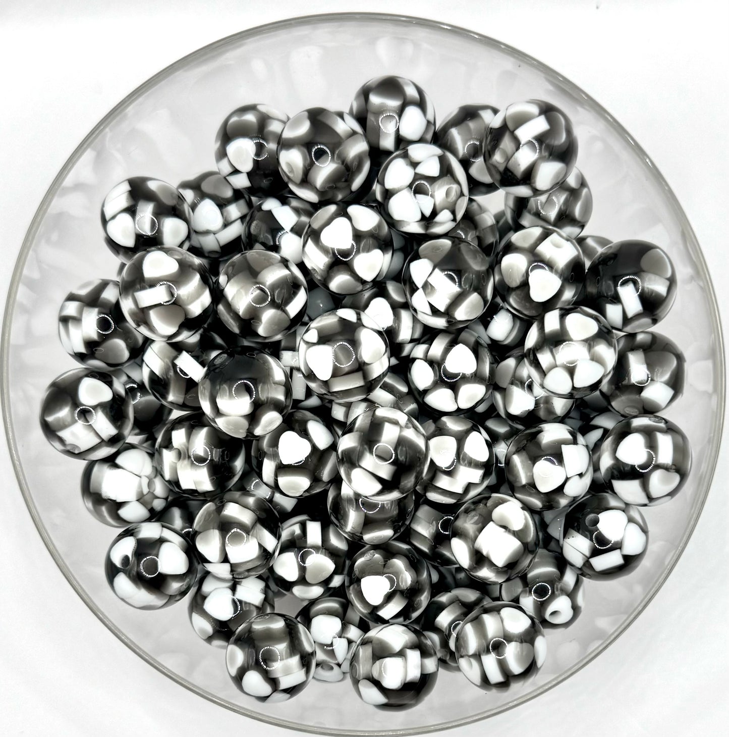 16mm acrylic heart beads