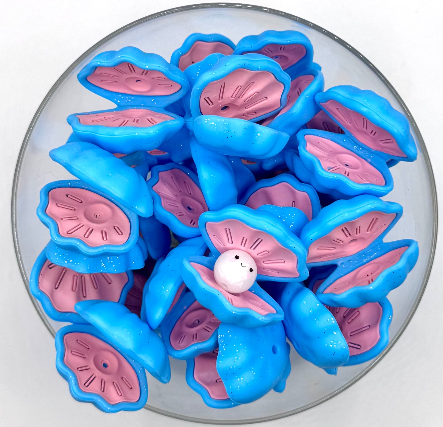 3D clam & pearl (exclusive) silicone focal bead