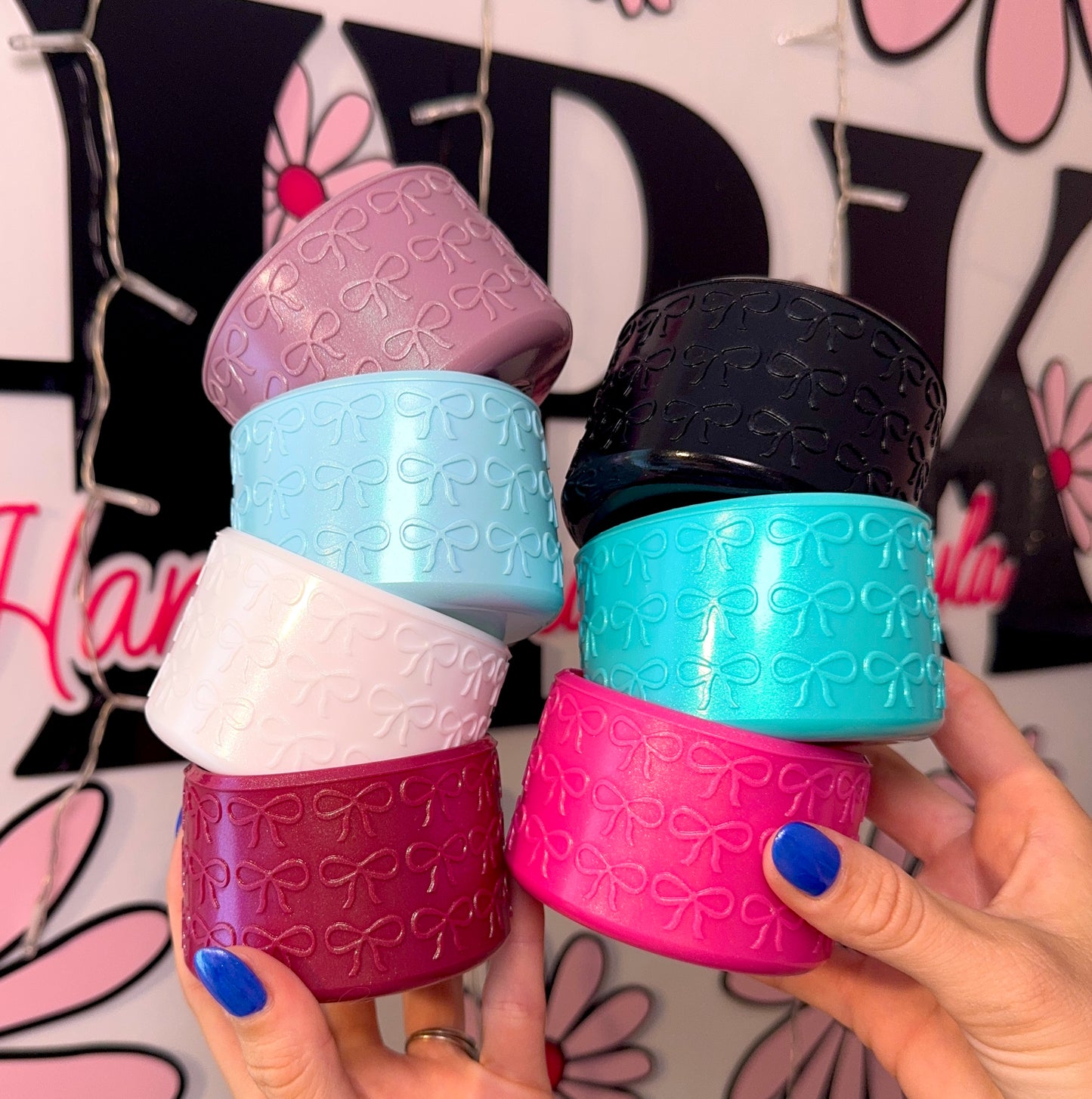 Opal bow silicone tumbler boots