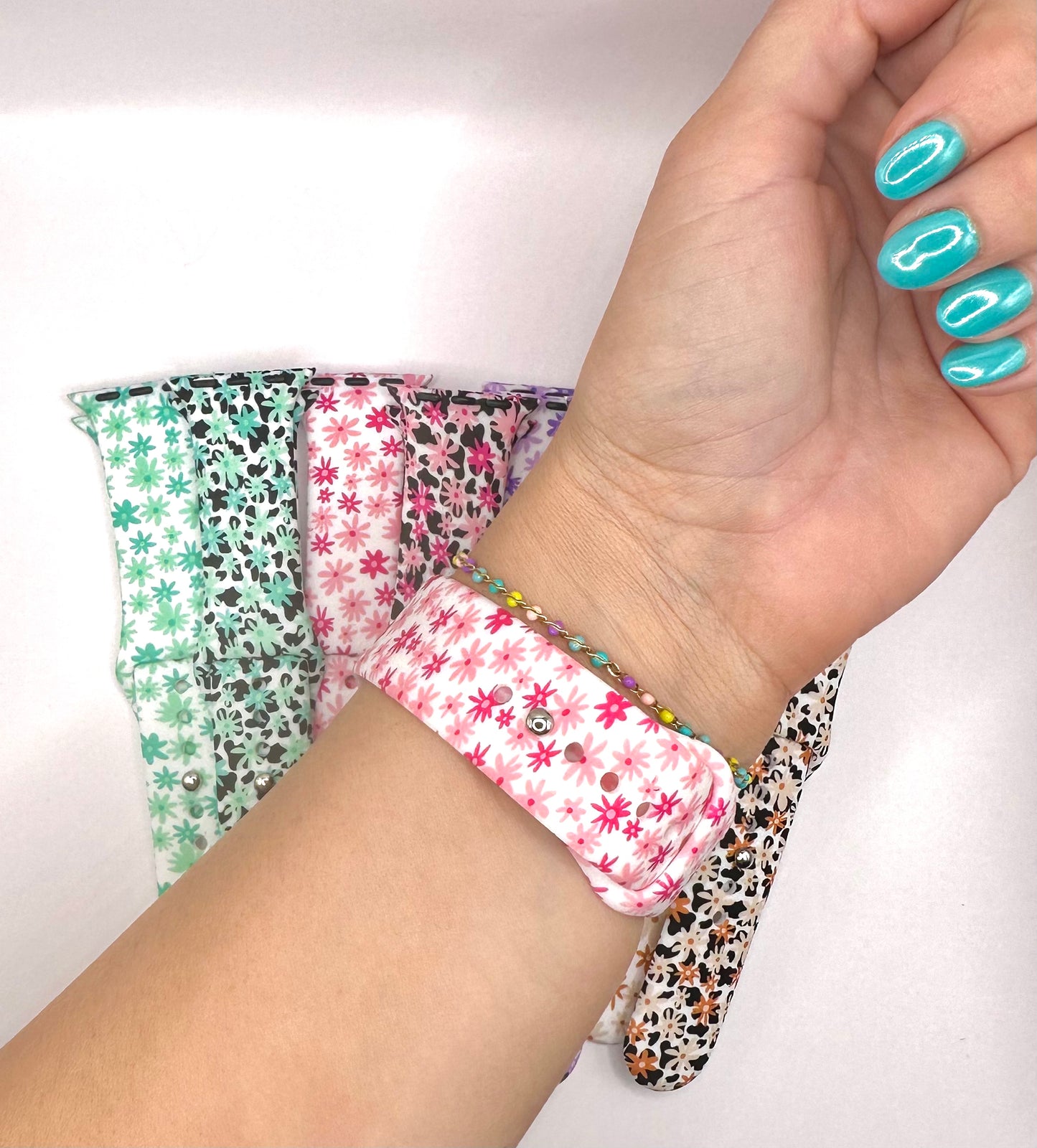Apple daisy & daisy cow print (HBK exclusive) silicone watch band