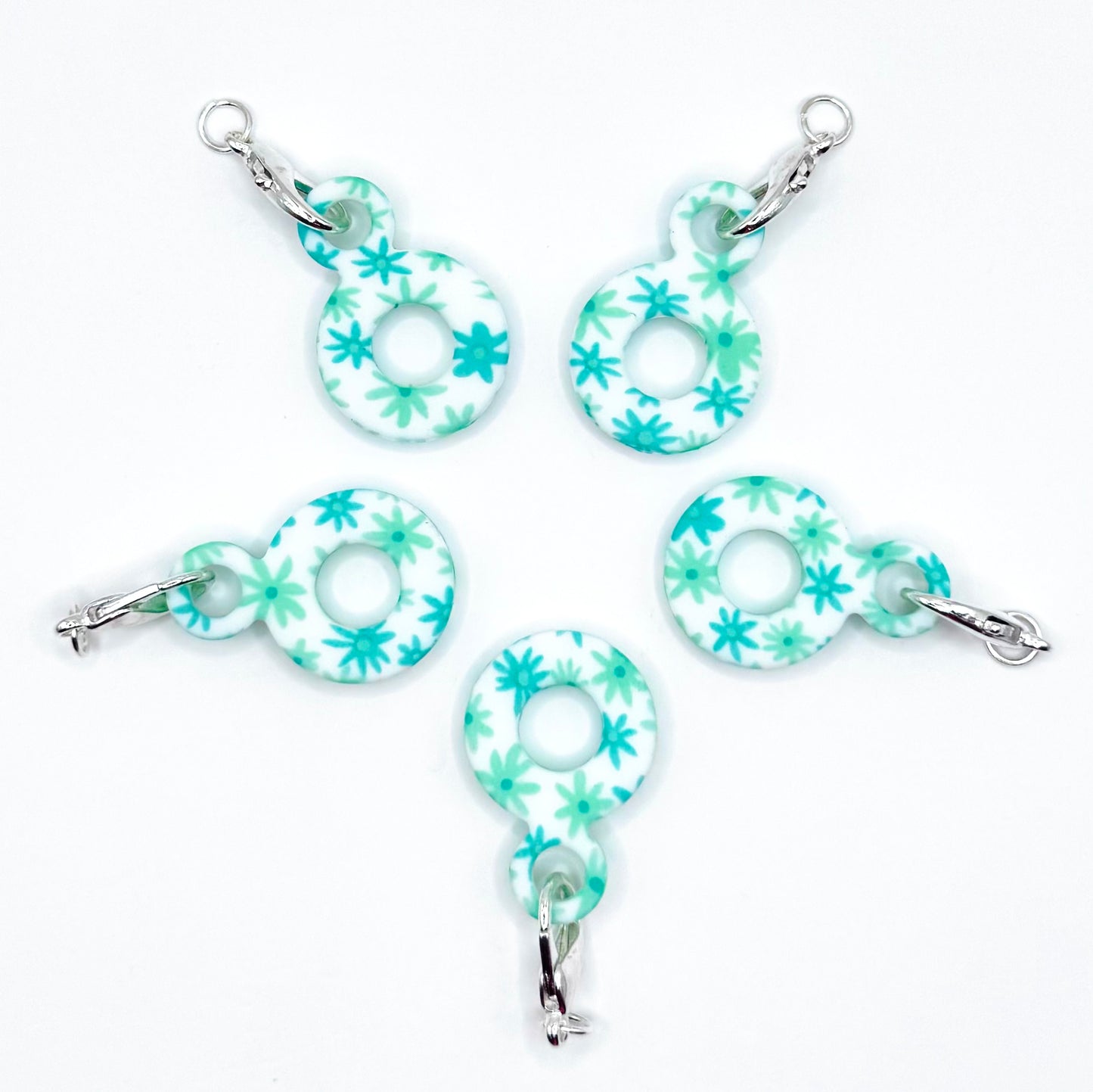 Exclusive daisy print silicone straw adapters