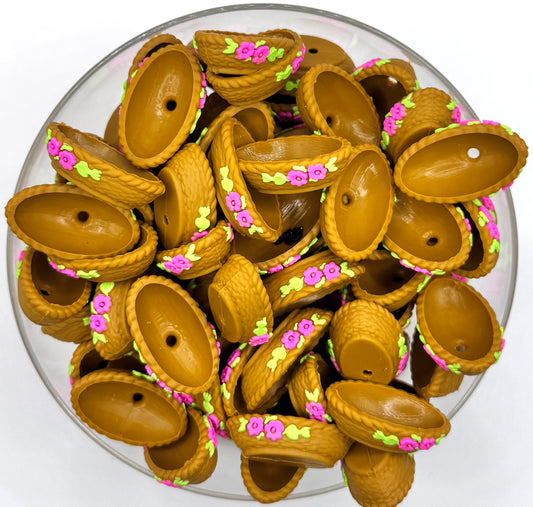 3D basket made for the hen (HBK exclusive) silicone focal bead