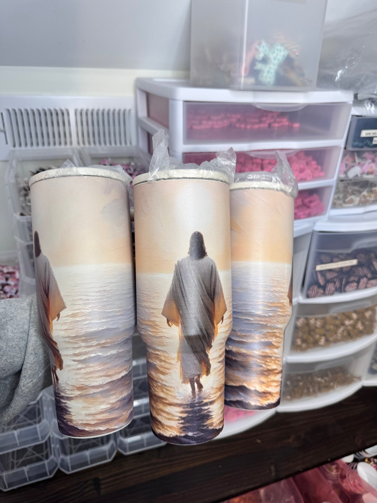 DESTASH 40oz Jesus walking on water stainless steel tumbler defected (small chips near lid)