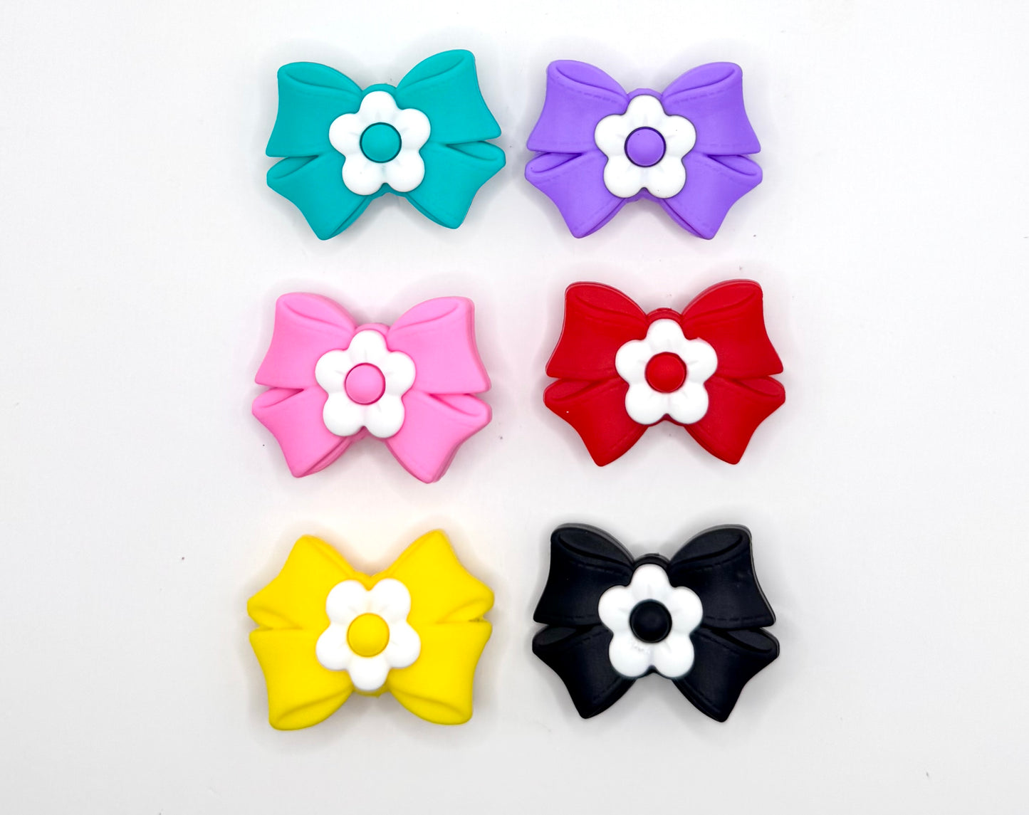 3D big daisy bow (HBK exclusive) silicone focal bead