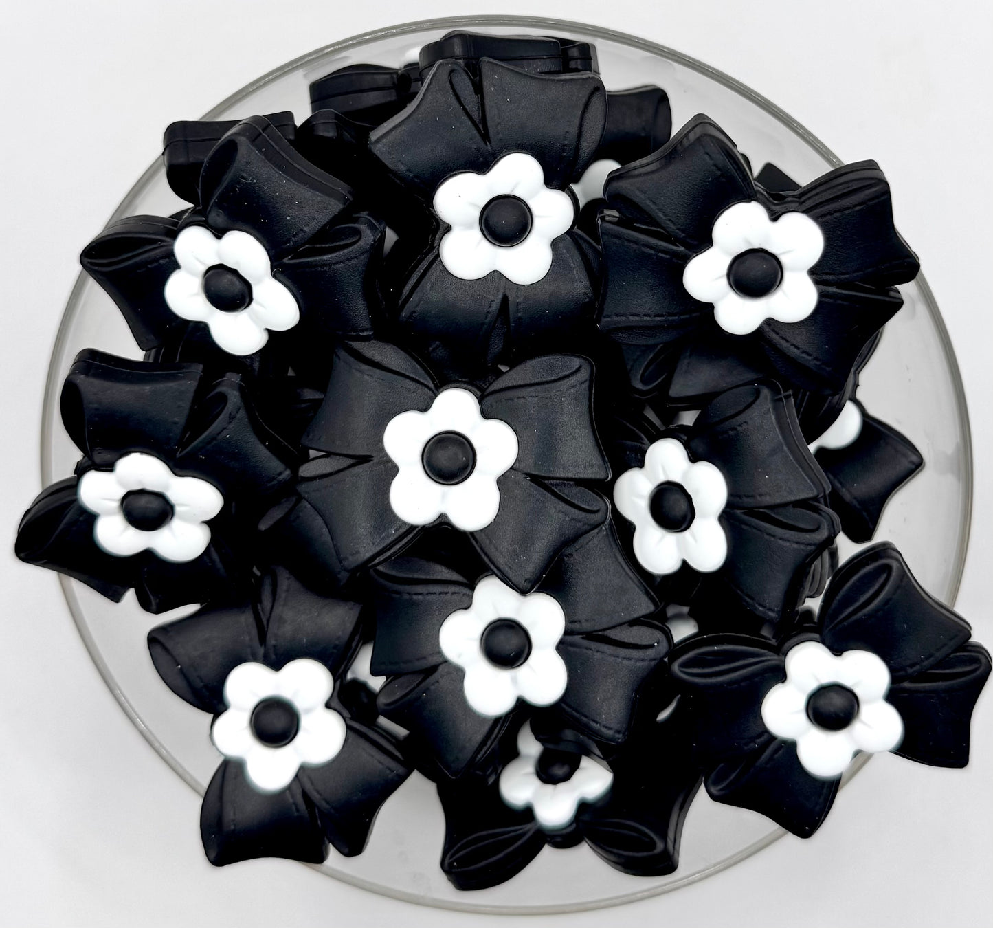 3D big daisy bow (HBK exclusive) silicone focal bead
